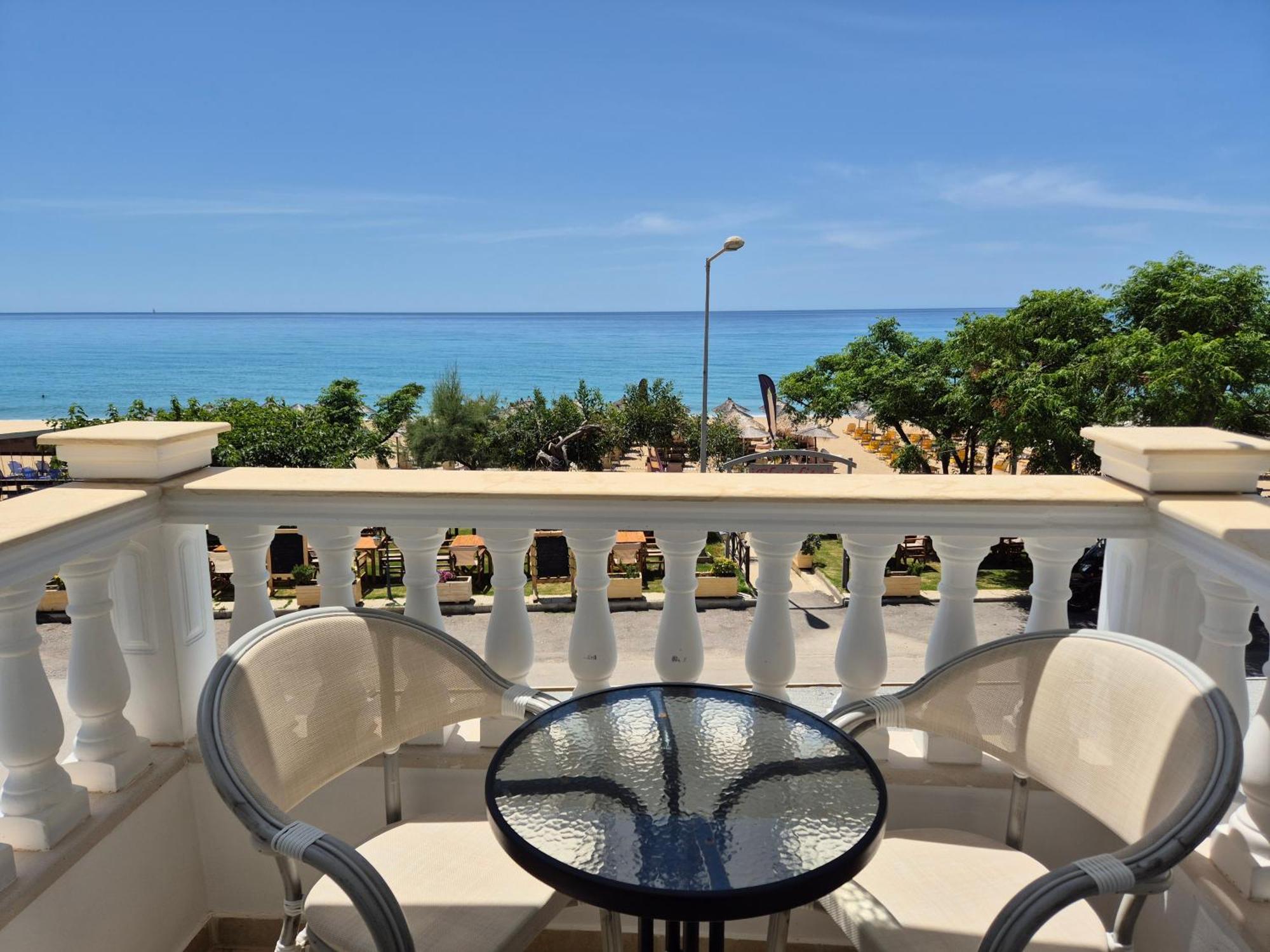 Vrachos Beach Hotel エクステリア 写真