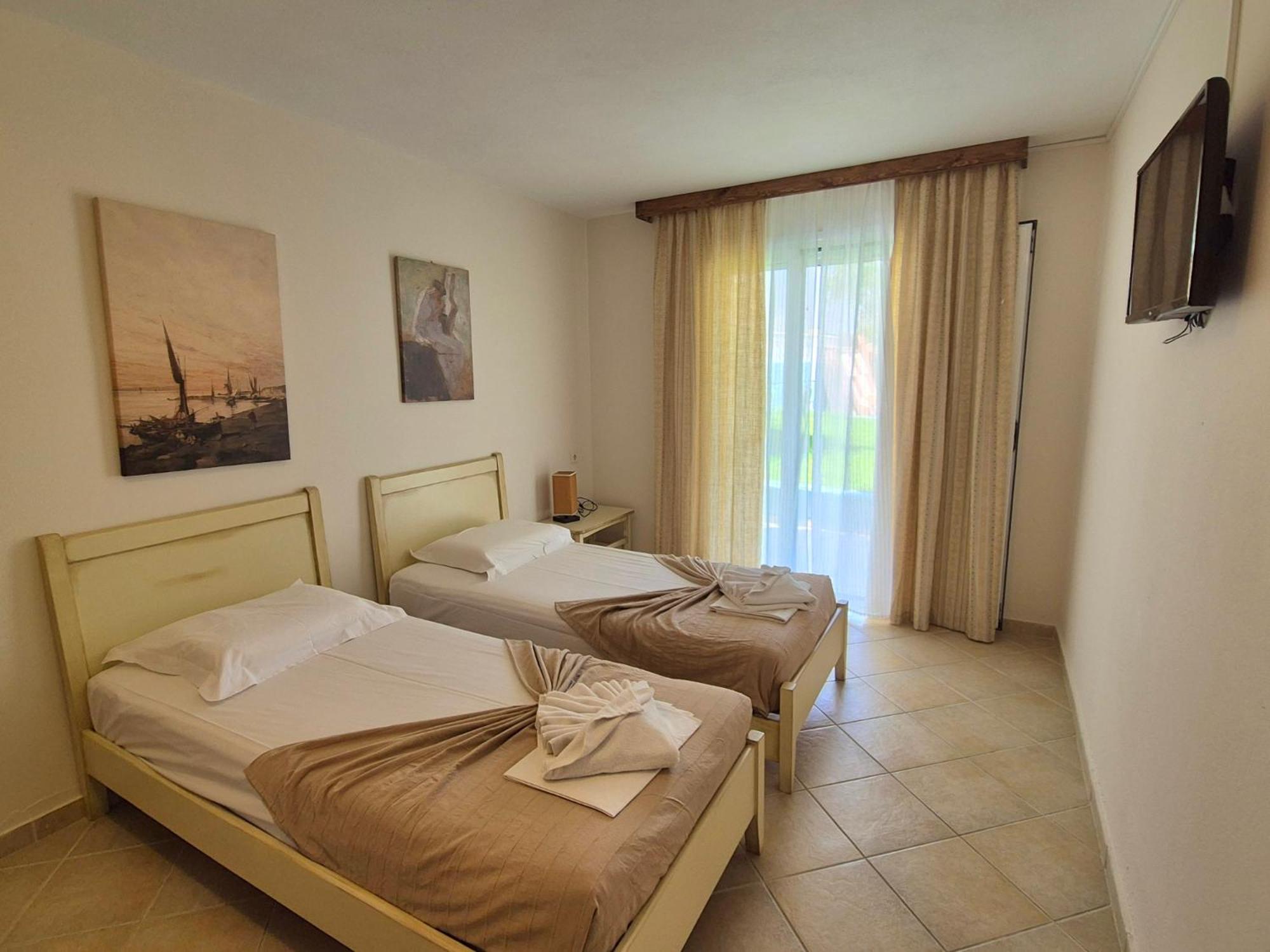 Vrachos Beach Hotel エクステリア 写真
